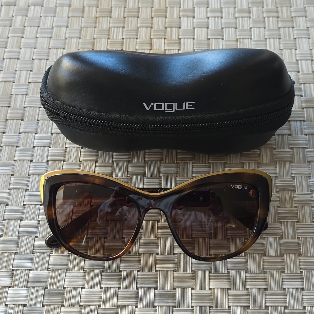 Vogue sunglasses with case